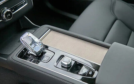 Volvo XC90 II рестайлинг, 2026 год, 10 000 000 рублей, 18 фотография