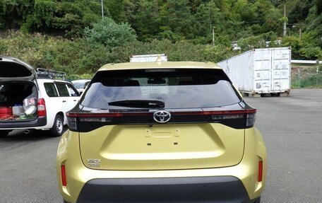 Toyota Yaris Cross, 2022 год, 1 625 000 рублей, 6 фотография