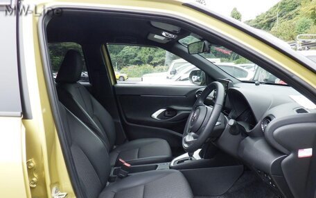 Toyota Yaris Cross, 2022 год, 1 625 000 рублей, 11 фотография