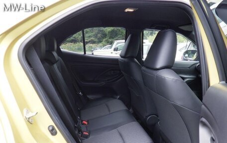 Toyota Yaris Cross, 2022 год, 1 625 000 рублей, 22 фотография