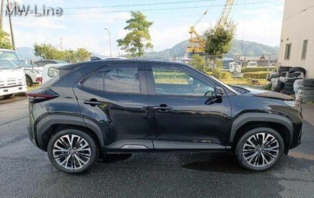 Toyota Yaris Cross, 2022 год, 1 725 000 рублей, 4 фотография