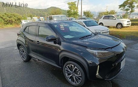 Toyota Yaris Cross, 2022 год, 1 725 000 рублей, 3 фотография