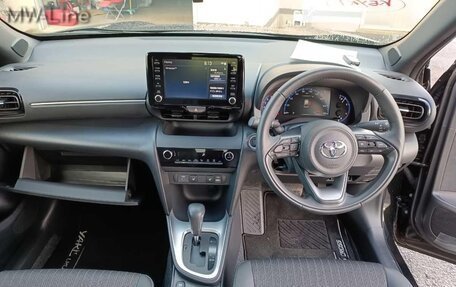 Toyota Yaris Cross, 2022 год, 1 725 000 рублей, 15 фотография