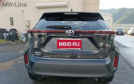 Toyota Yaris Cross, 2022 год, 1 725 000 рублей, 6 фотография