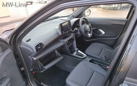 Toyota Yaris Cross, 2022 год, 1 725 000 рублей, 23 фотография