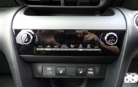 Toyota Yaris Cross, 2022 год, 1 800 000 рублей, 15 фотография