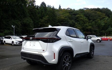 Toyota Yaris Cross, 2022 год, 1 800 000 рублей, 9 фотография