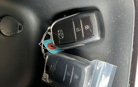 Toyota Yaris Cross, 2022 год, 1 800 000 рублей, 17 фотография