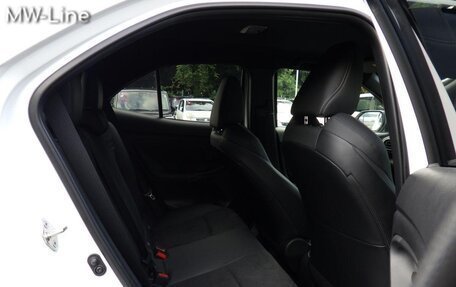 Toyota Yaris Cross, 2022 год, 1 800 000 рублей, 22 фотография