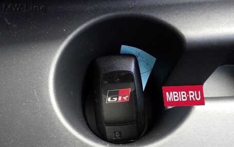 Toyota Yaris Cross, 2022 год, 1 800 000 рублей, 16 фотография