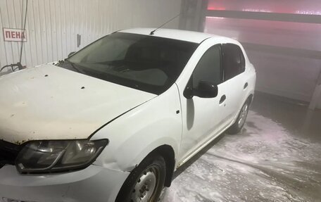 Renault Logan II, 2015 год, 245 000 рублей, 2 фотография