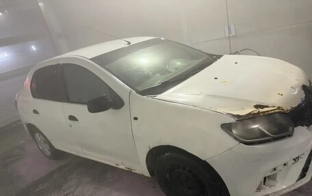 Renault Logan II, 2015 год, 245 000 рублей, 3 фотография