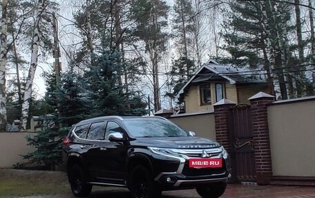 Mitsubishi Pajero Sport III рестайлинг, 2019 год, 3 750 000 рублей, 4 фотография