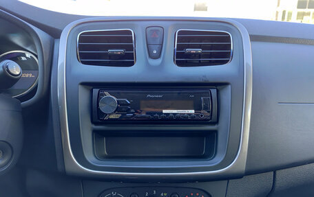 Renault Sandero II рестайлинг, 2017 год, 925 000 рублей, 18 фотография