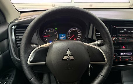 Mitsubishi Outlander III рестайлинг 3, 2013 год, 1 399 000 рублей, 9 фотография