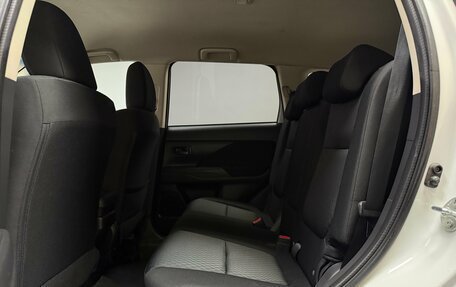 Mitsubishi Outlander III рестайлинг 3, 2013 год, 1 399 000 рублей, 19 фотография