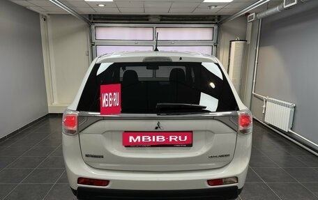 Mitsubishi Outlander III рестайлинг 3, 2013 год, 1 399 000 рублей, 5 фотография