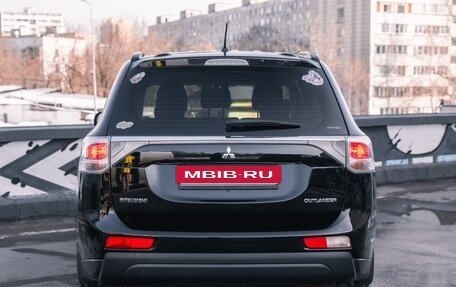 Mitsubishi Outlander III рестайлинг 3, 2012 год, 1 250 000 рублей, 24 фотография