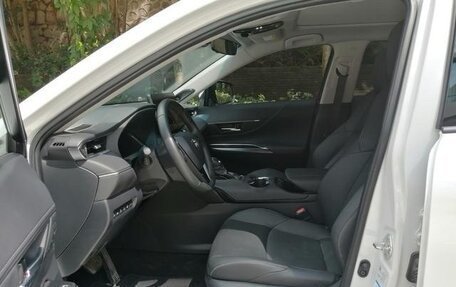 Toyota Venza, 2022 год, 4 200 000 рублей, 8 фотография