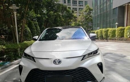Toyota Venza, 2022 год, 4 200 000 рублей, 3 фотография