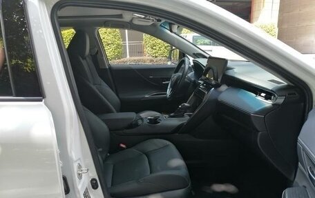 Toyota Venza, 2022 год, 4 200 000 рублей, 9 фотография