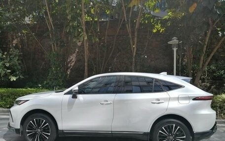 Toyota Venza, 2022 год, 4 200 000 рублей, 2 фотография