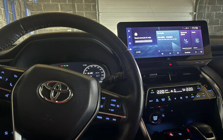 Toyota Venza, 2022 год, 4 200 000 рублей, 13 фотография