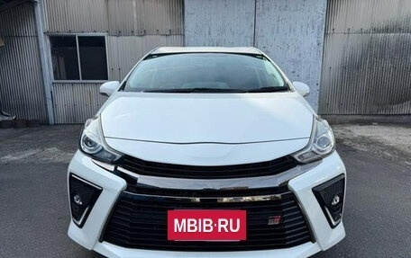 Toyota Prius Alpha I (ZVW40/41), 2021 год, 1 490 000 рублей, 2 фотография