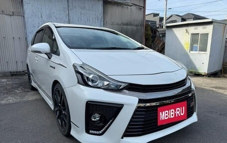 Toyota Prius Alpha I (ZVW40/41), 2021 год, 1 490 000 рублей, 3 фотография