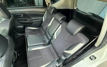 Toyota Prius Alpha I (ZVW40/41), 2021 год, 1 490 000 рублей, 19 фотография