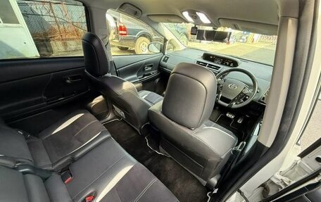 Toyota Prius Alpha I (ZVW40/41), 2021 год, 1 490 000 рублей, 17 фотография