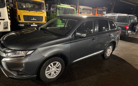 Mitsubishi Outlander III рестайлинг 3, 2019 год, 2 400 000 рублей, 6 фотография