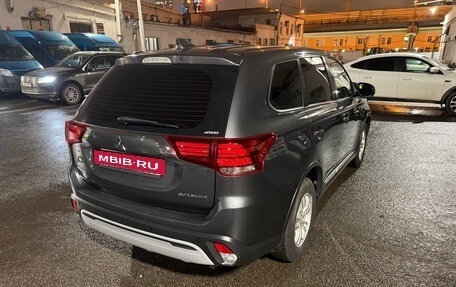 Mitsubishi Outlander III рестайлинг 3, 2019 год, 2 400 000 рублей, 9 фотография