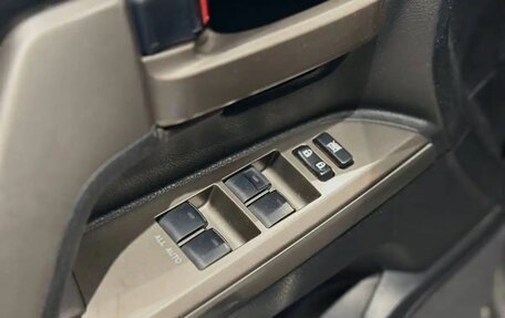 Toyota Land Cruiser 200, 2010 год, 3 100 000 рублей, 24 фотография