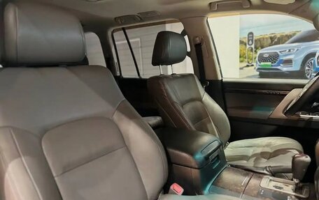 Toyota Land Cruiser 200, 2010 год, 3 100 000 рублей, 25 фотография