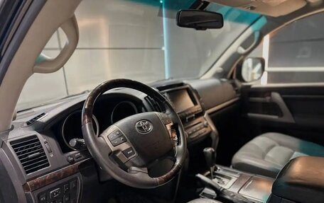 Toyota Land Cruiser 200, 2010 год, 3 100 000 рублей, 21 фотография