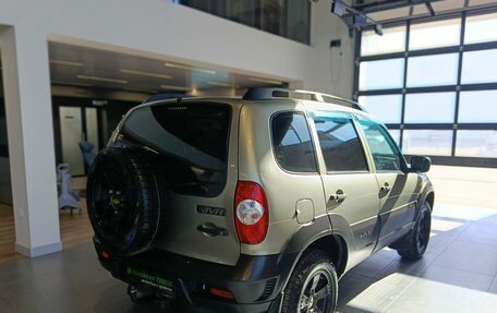 Chevrolet Niva I рестайлинг, 2017 год, 599 000 рублей, 4 фотография