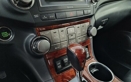 Toyota Highlander III, 2012 год, 2 149 000 рублей, 17 фотография