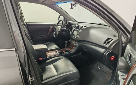 Toyota Highlander III, 2012 год, 2 149 000 рублей, 18 фотография