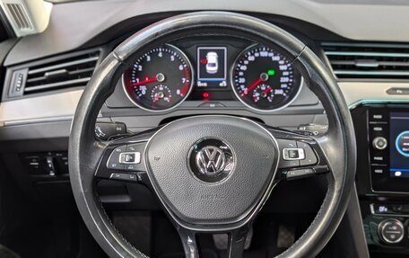 Volkswagen Passat B8 рестайлинг, 2017 год, 1 999 000 рублей, 19 фотография