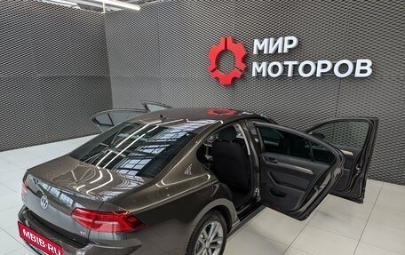 Volkswagen Passat B8 рестайлинг, 2017 год, 1 999 000 рублей, 10 фотография