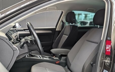 Volkswagen Passat B8 рестайлинг, 2017 год, 1 999 000 рублей, 14 фотография