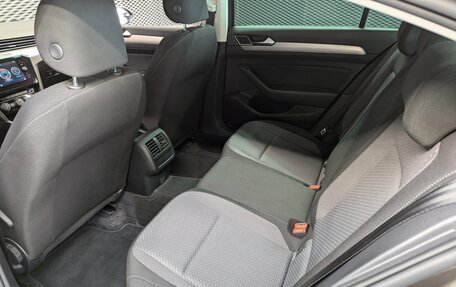 Volkswagen Passat B8 рестайлинг, 2017 год, 1 999 000 рублей, 27 фотография