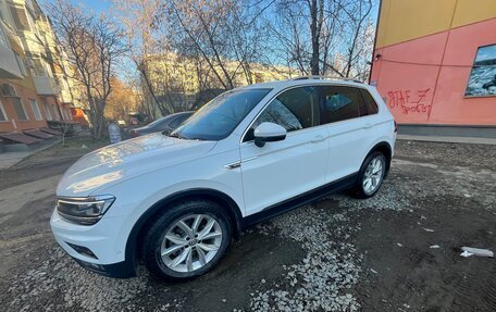 Volkswagen Tiguan II, 2018 год, 2 950 000 рублей, 6 фотография