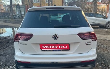 Volkswagen Tiguan II, 2018 год, 2 950 000 рублей, 4 фотография