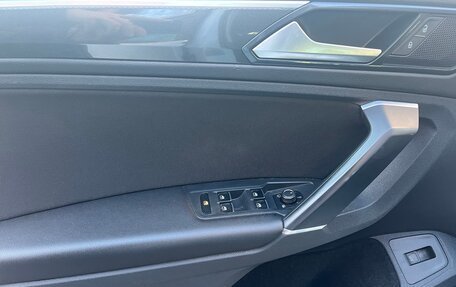 Volkswagen Tiguan II, 2018 год, 2 950 000 рублей, 9 фотография