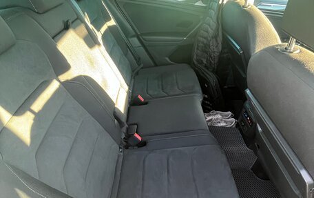 Volkswagen Tiguan II, 2018 год, 2 950 000 рублей, 17 фотография