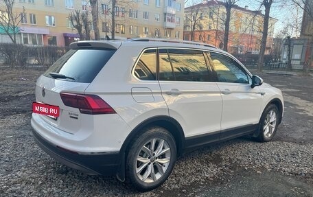 Volkswagen Tiguan II, 2018 год, 2 950 000 рублей, 3 фотография