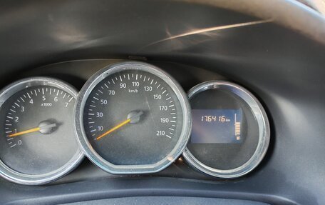 Renault Logan II, 2017 год, 650 000 рублей, 7 фотография