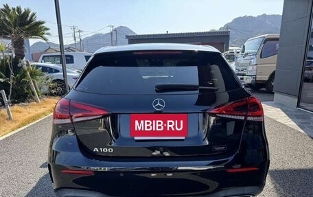 Mercedes-Benz A-Класс, 2022 год, 1 600 000 рублей, 5 фотография